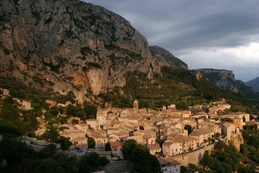 La Bonne Etoile - The Good Star Apartment Moustiers-Sainte-Marie Phòng bức ảnh